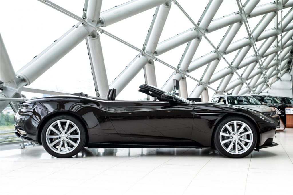 Aston Martin DB11 Volante bij Louwman Exclusive Advertorial