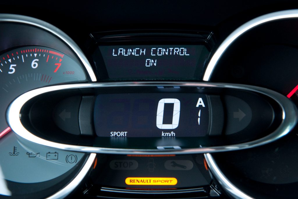 Renault Clio RS 200 EDC meters (2013)