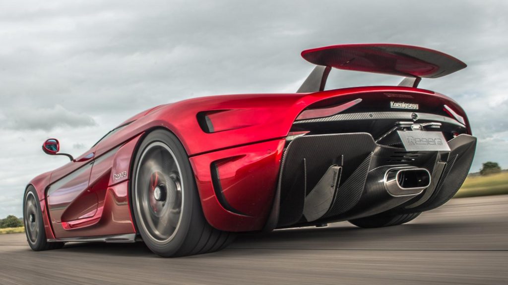 Koenigsegg Regera achter onder