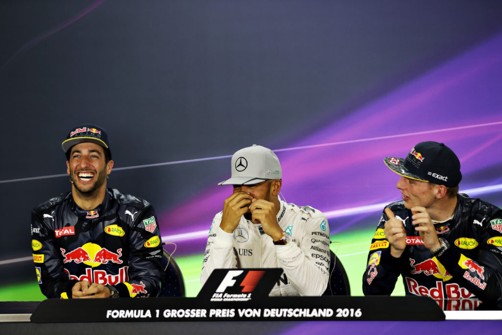 max-verstappen-lewis-hamilton-daniel-ricciardo