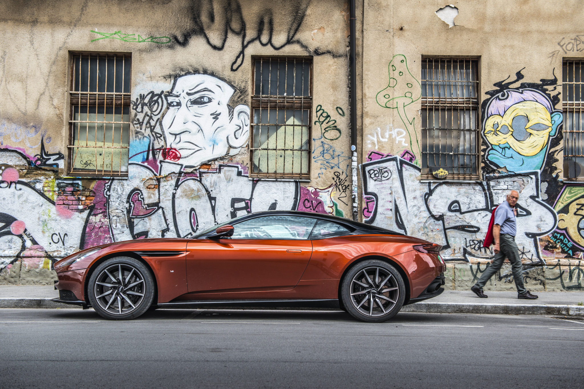 Aston Martin DB11