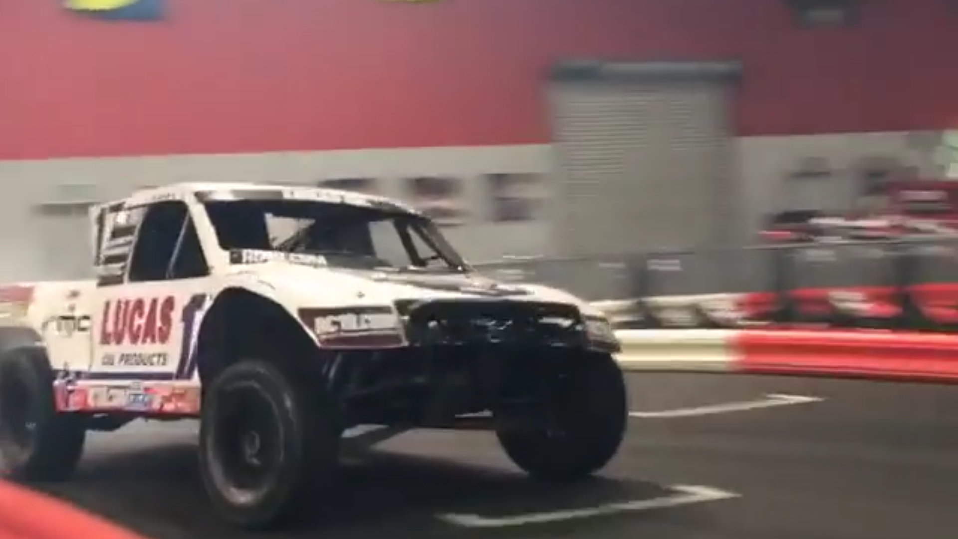 900 pk op een indoor kartbaan
