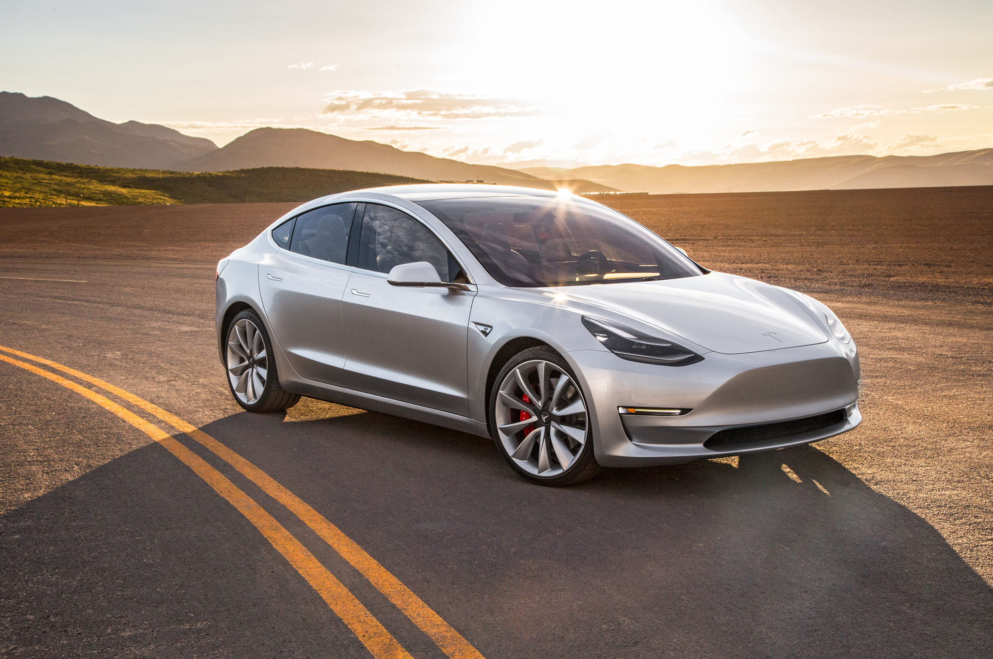 Tesla Model 3 Elon Musk vraagt om geld