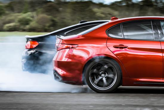 Alfa Romeo Giulia Quadrifoglio vs BMW M4 Competition Pack