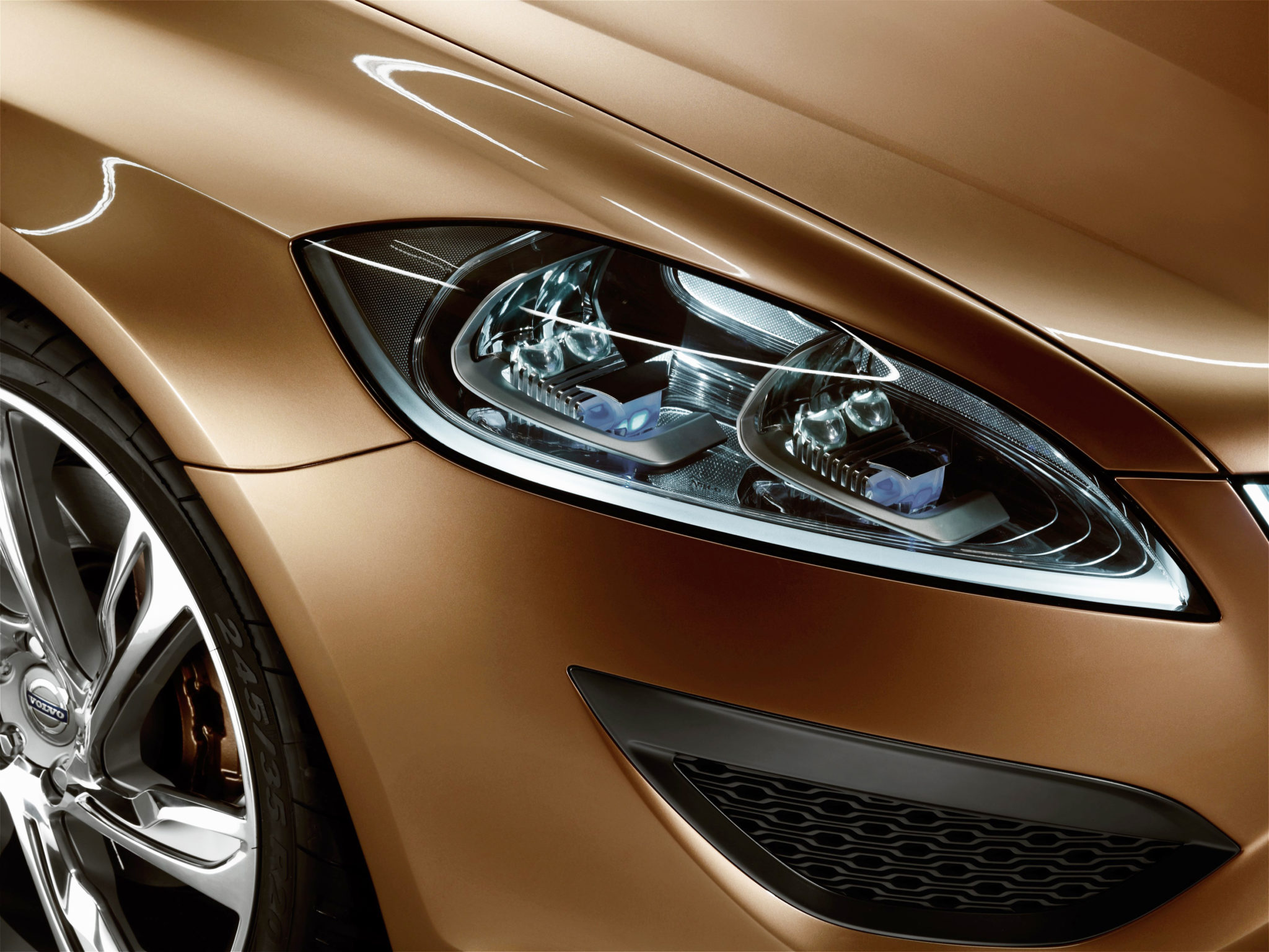 Volvo S60 Concept vikingschip koplamp