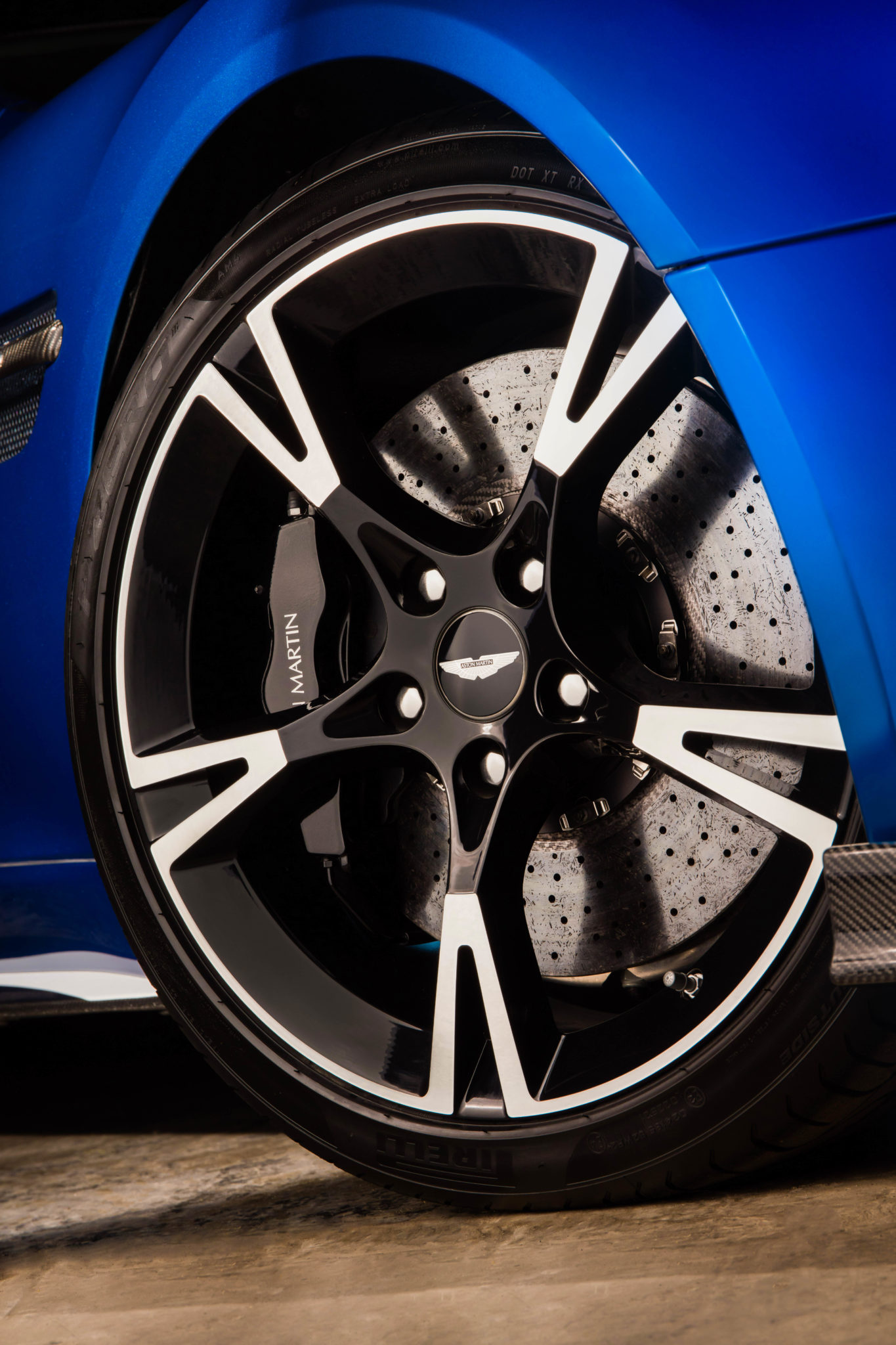 Aston Martin Vanquish S