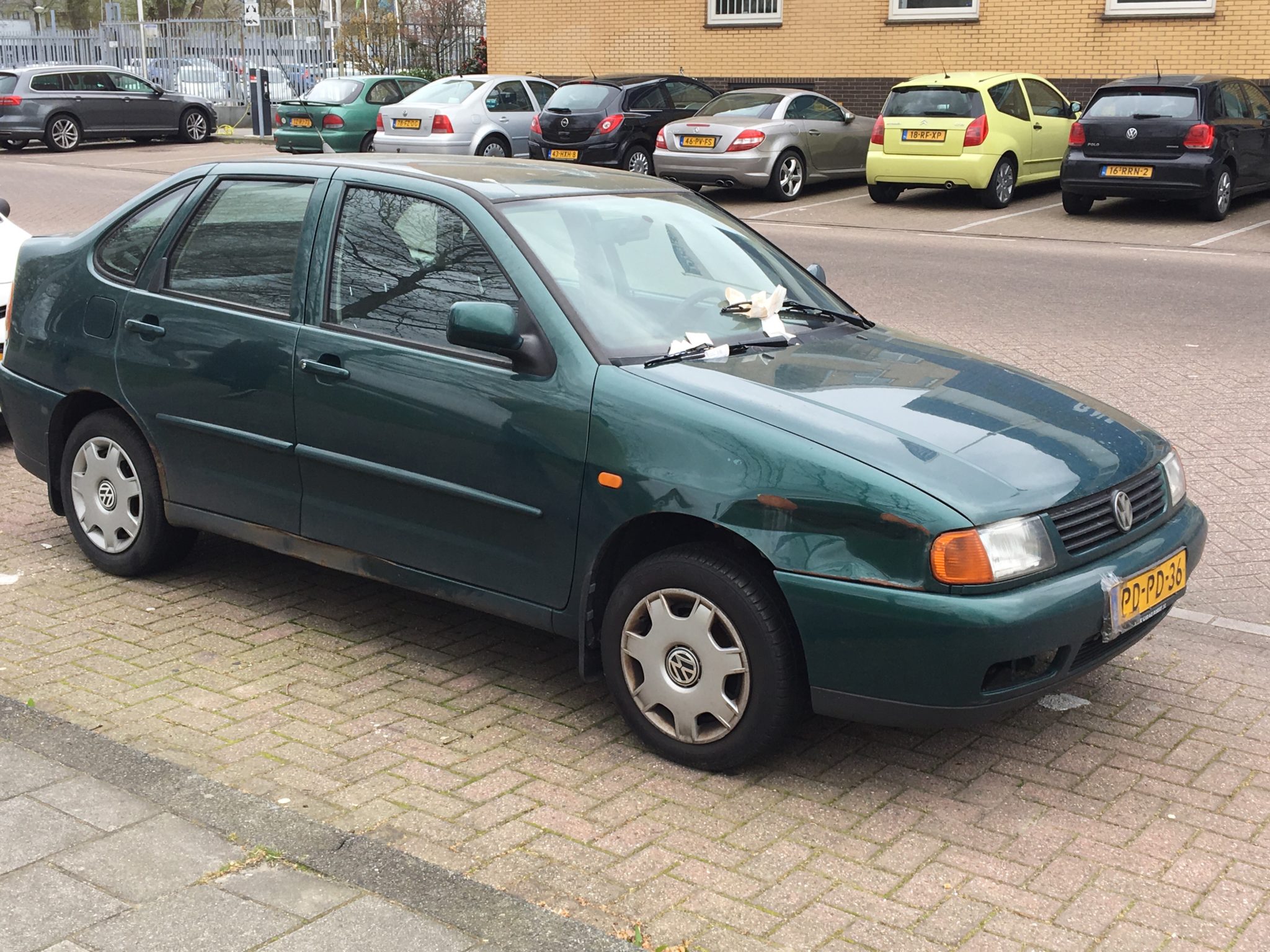 achtergelaten Volkswagen Polo