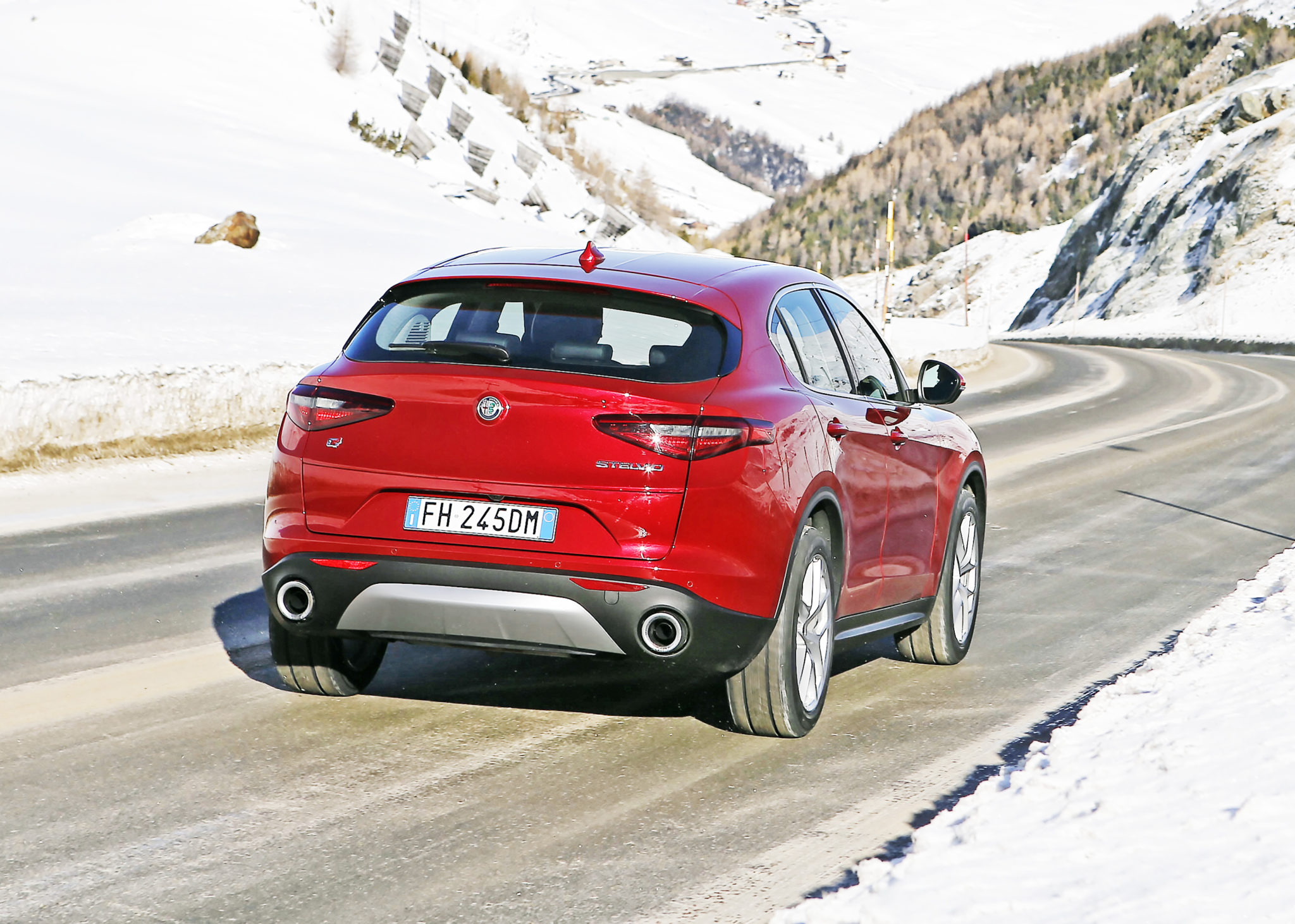 Alfa Romeo Stelvio (2017)