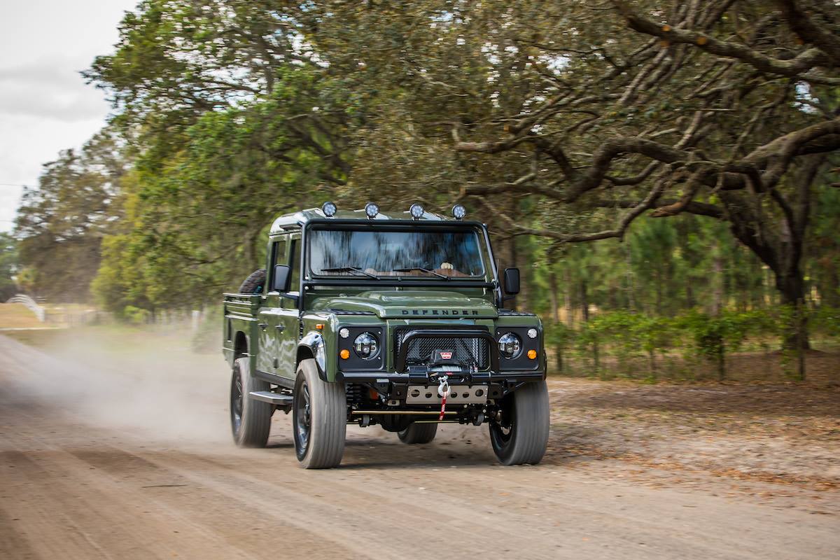Land Rover Defender met Corvette-V8