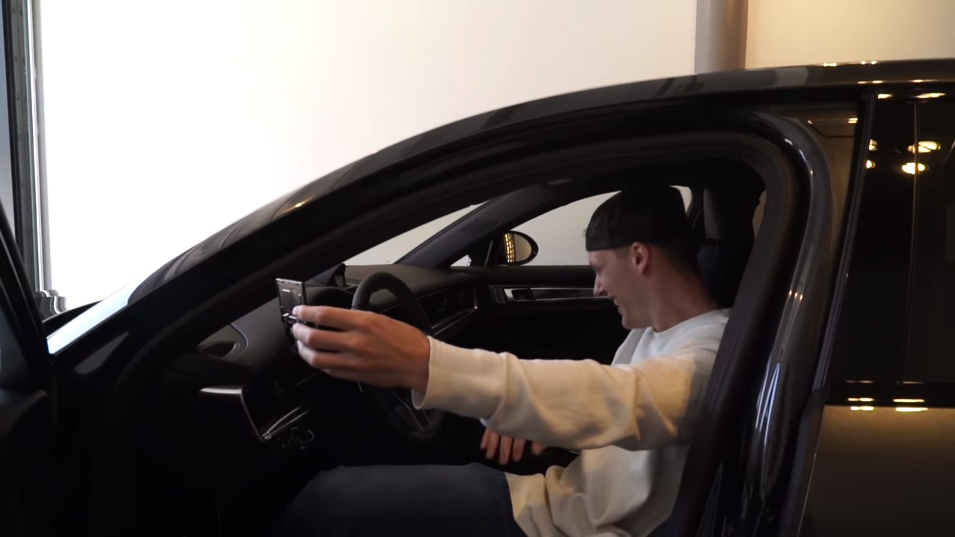 nieuwe auto enzo knol