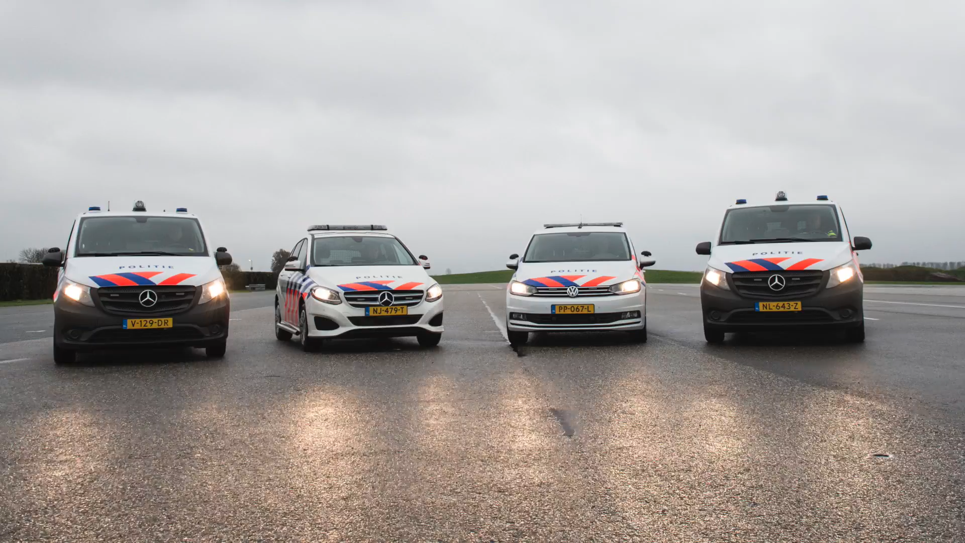 Dit zijn de nieuwe Mercedes-politieauto's van Nederland