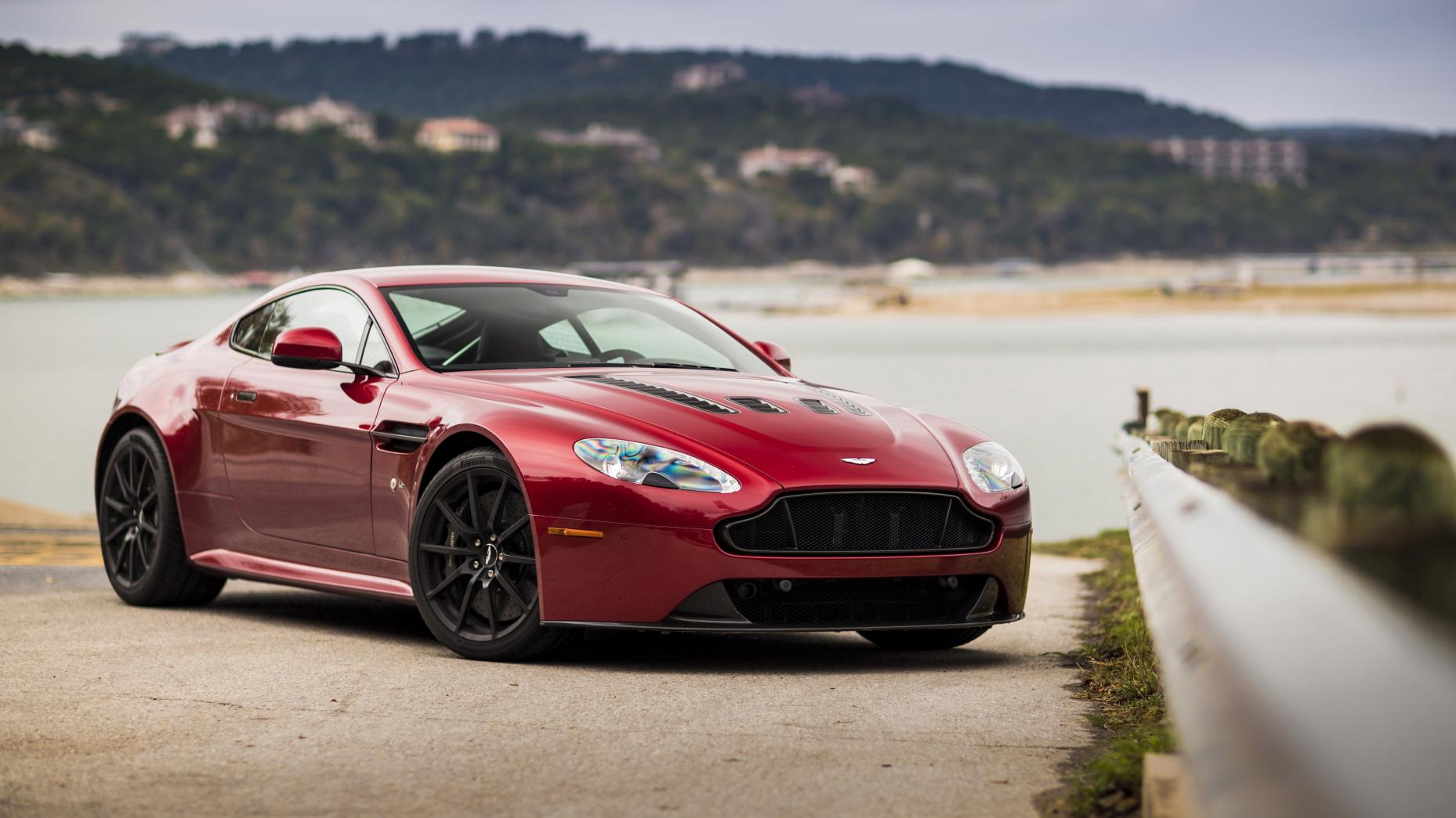 Aston Martin V12 Vantage