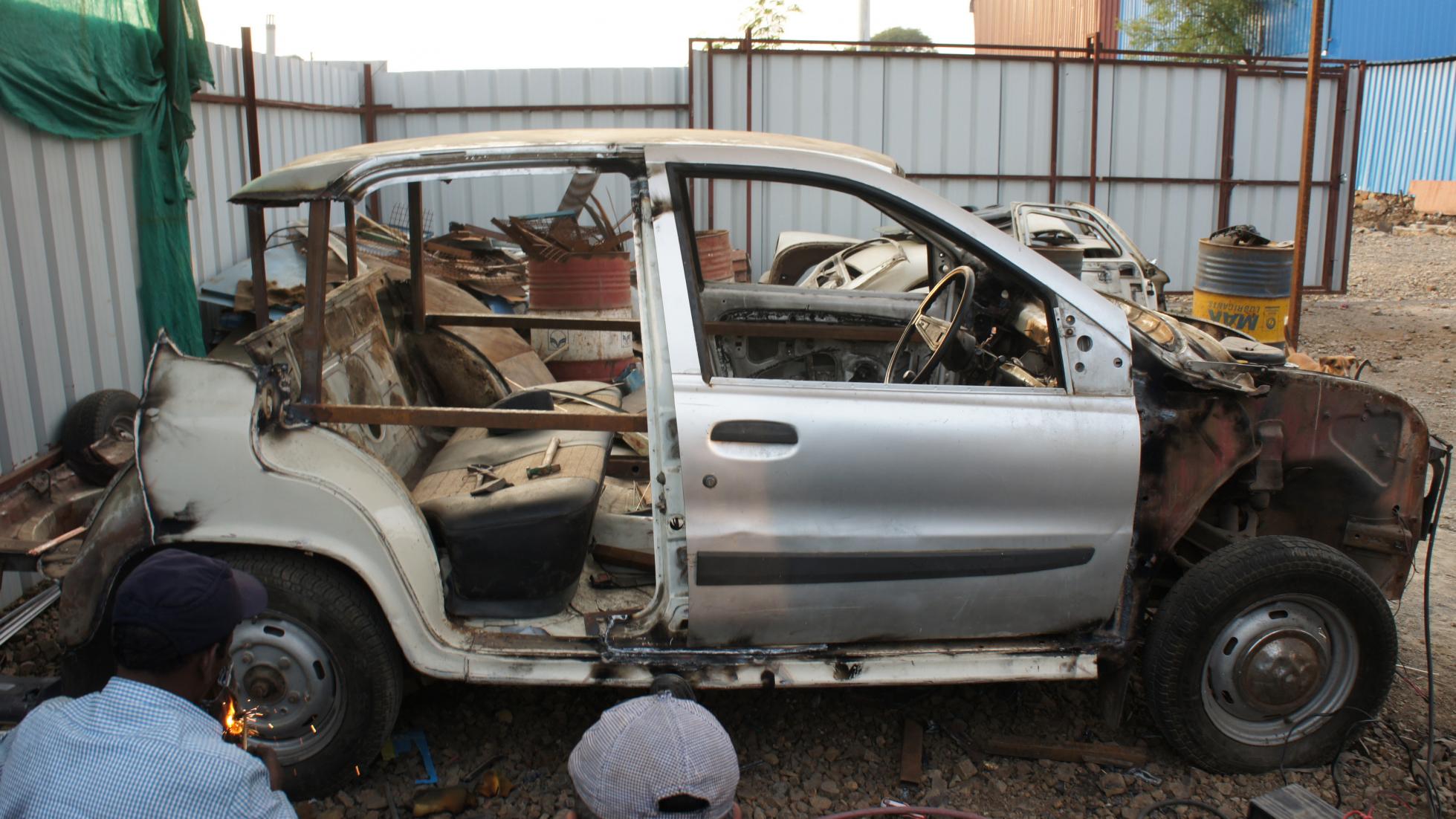 Ambassador ombouwen tot Peugeot