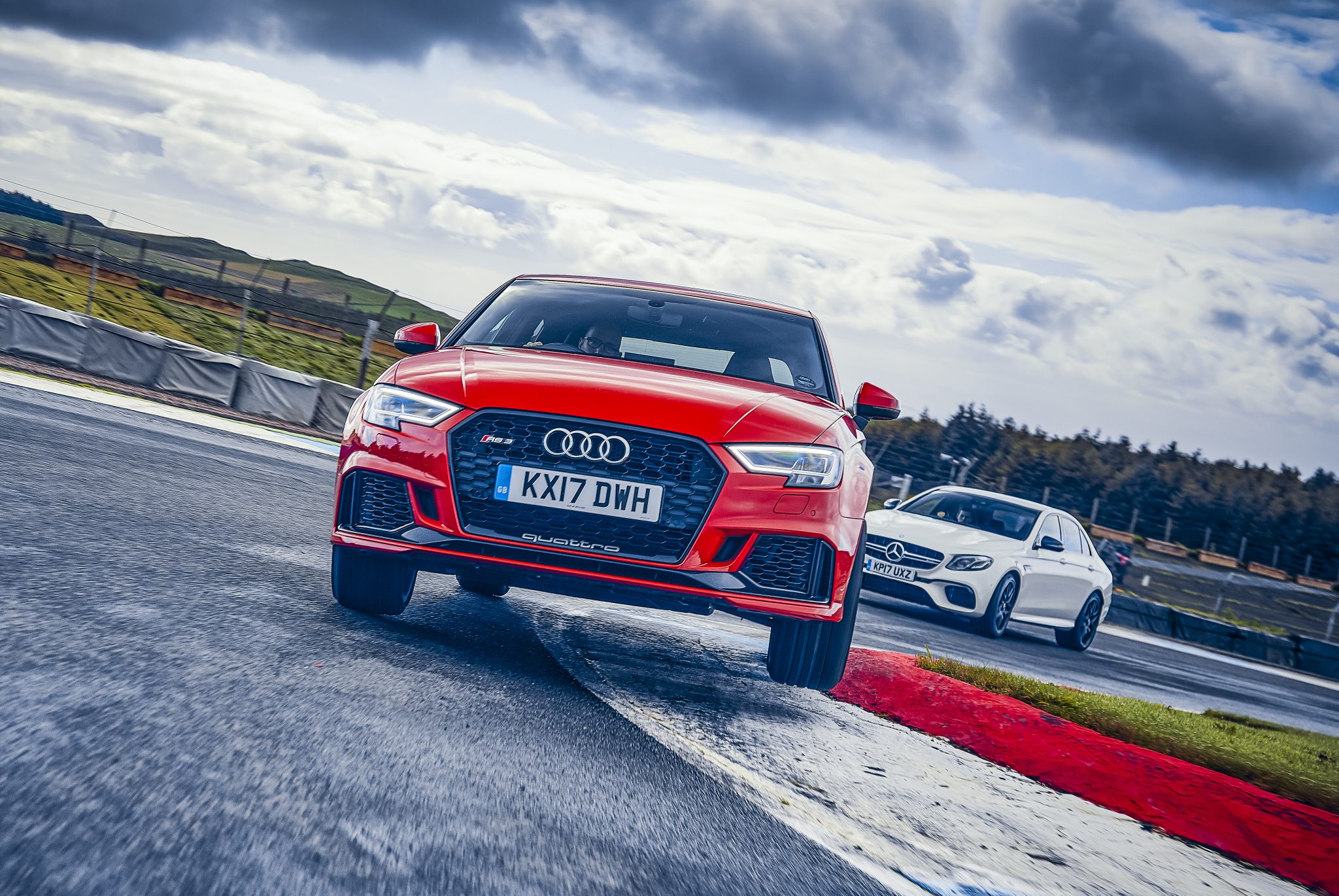Audi RS 3 limousine circuit curbstone
