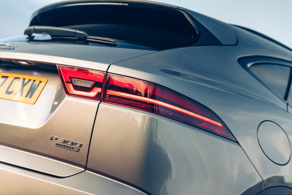 Jaguar E-Pace P300 R-Dynamic HSE achterlicht (2018)