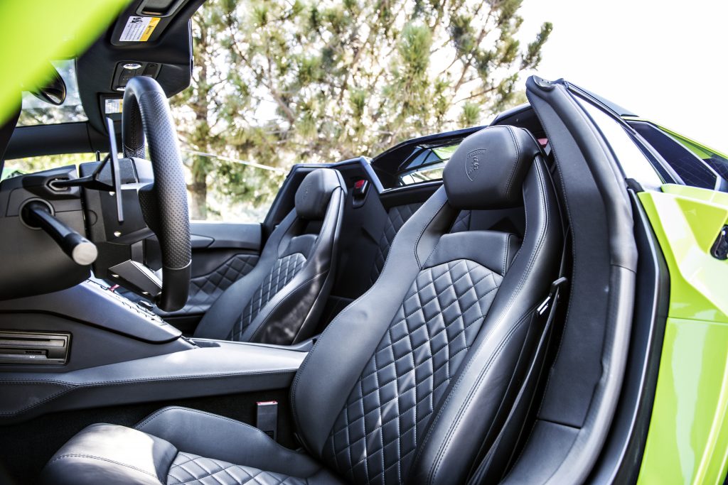Lamborghini Aventador Roadster interieur (2015)