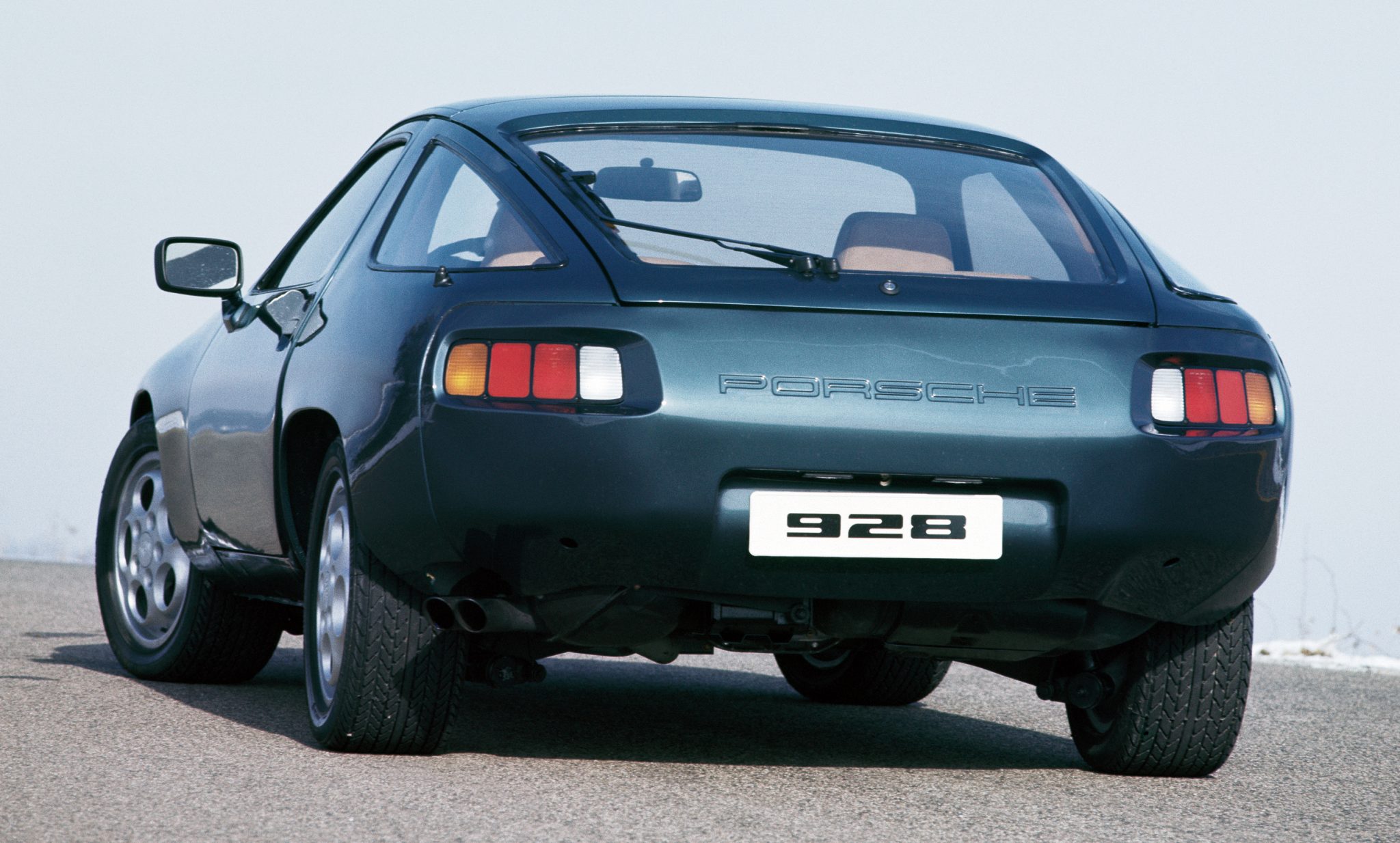 Porsche 928