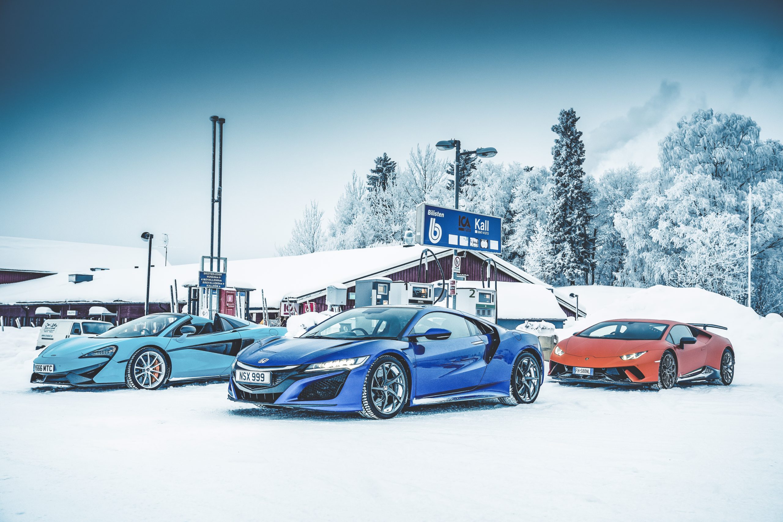 Mclaren 570s Spider Lamborghini Huracan Performante vs Honda NSX