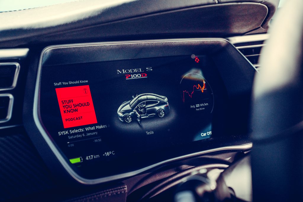 Tesla Model S P100D vs Nissan GT-R