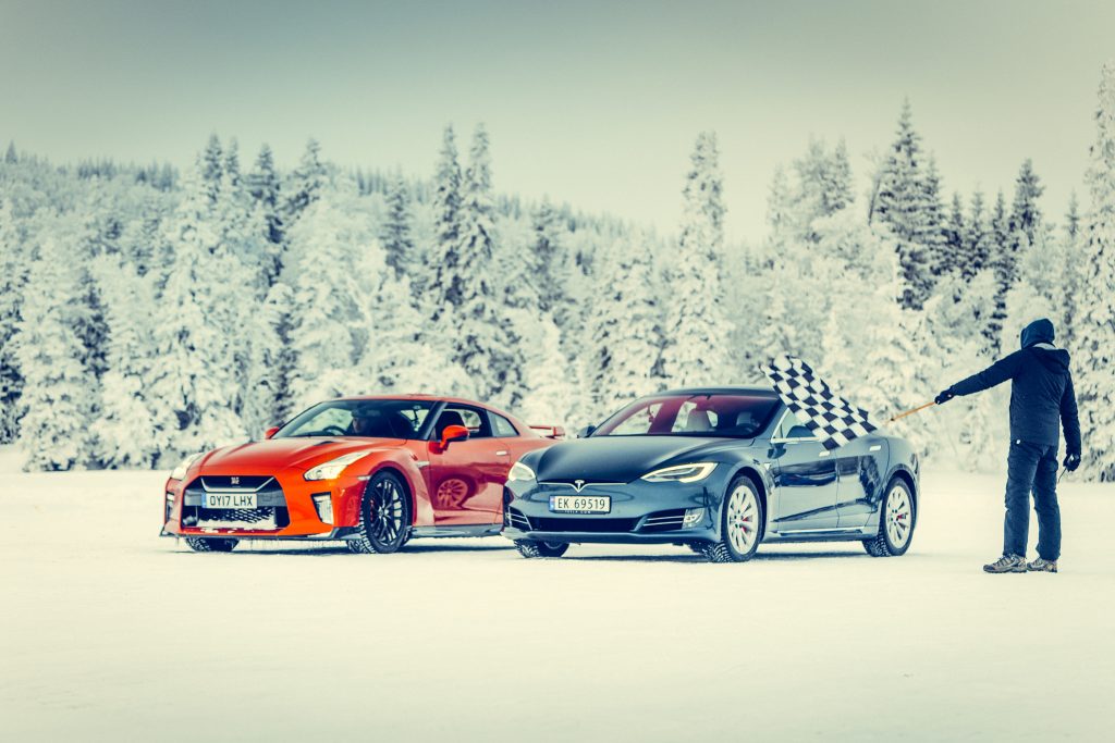Tesla Model S P100D vs Nissan GT-R