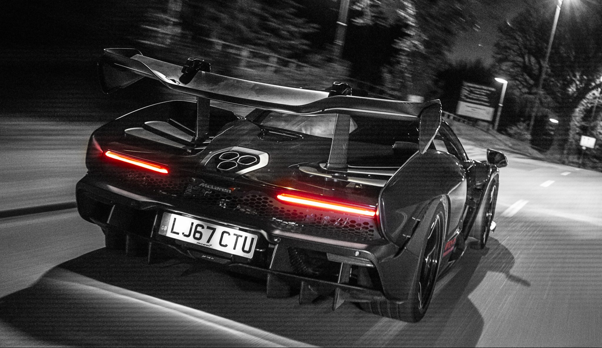 mclaren senna zwart
