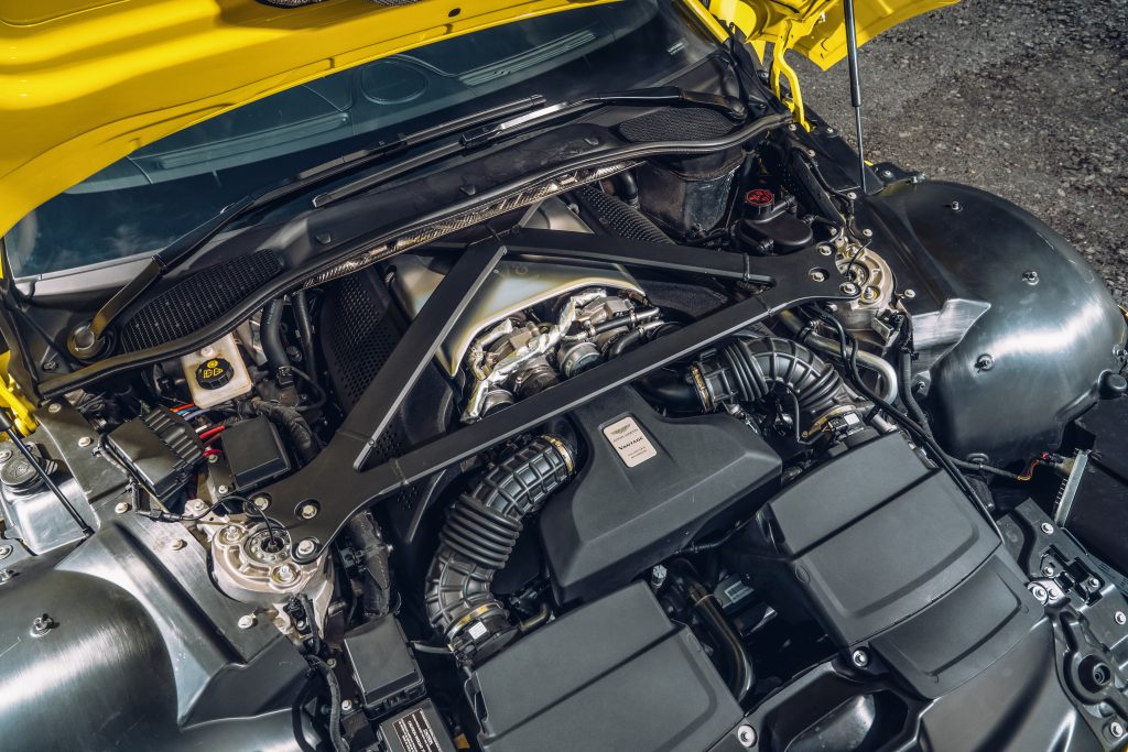Aston Martin Vantage motor