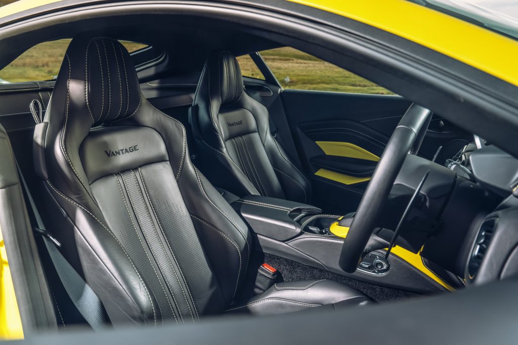 Aston Martin Vantage stoelen