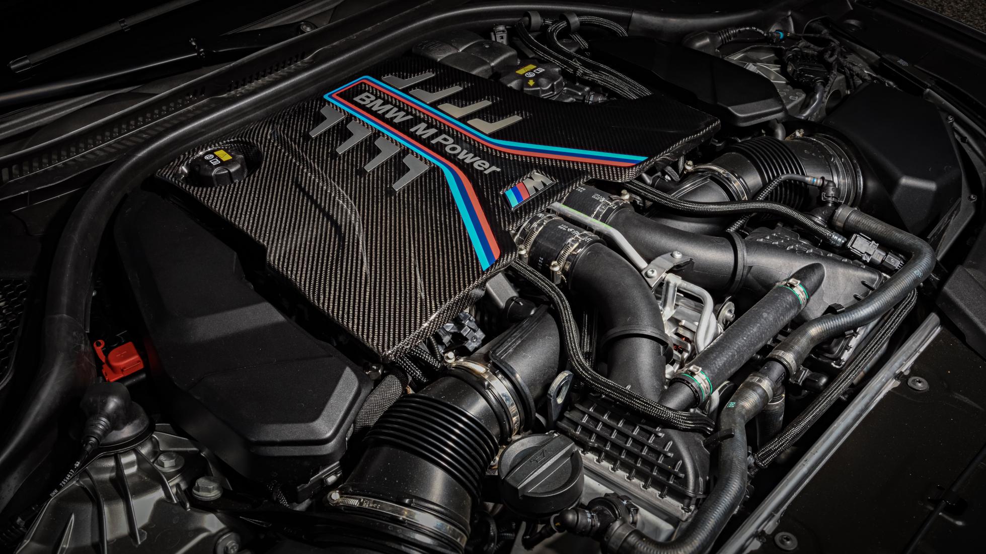 BMW M5 Competition F90 v8 motor