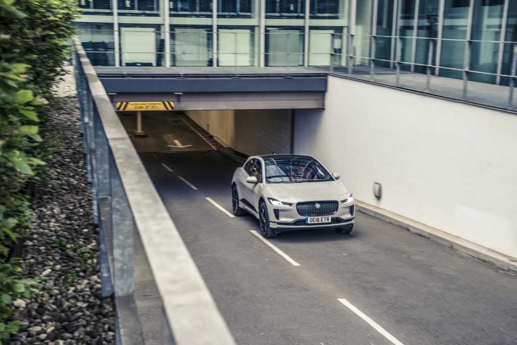 Jaguar I-Pace Tunnel