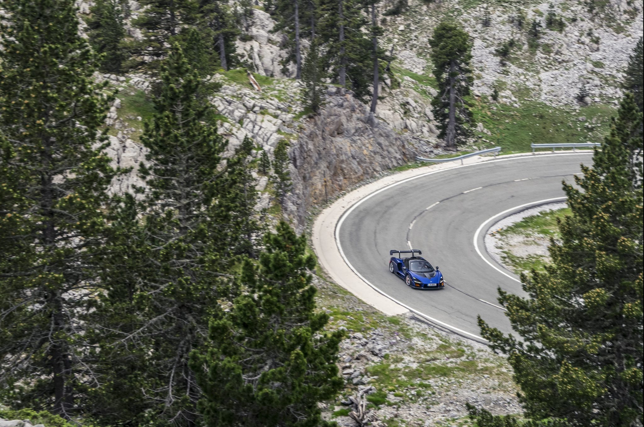 mclaren senna bergweg bocht