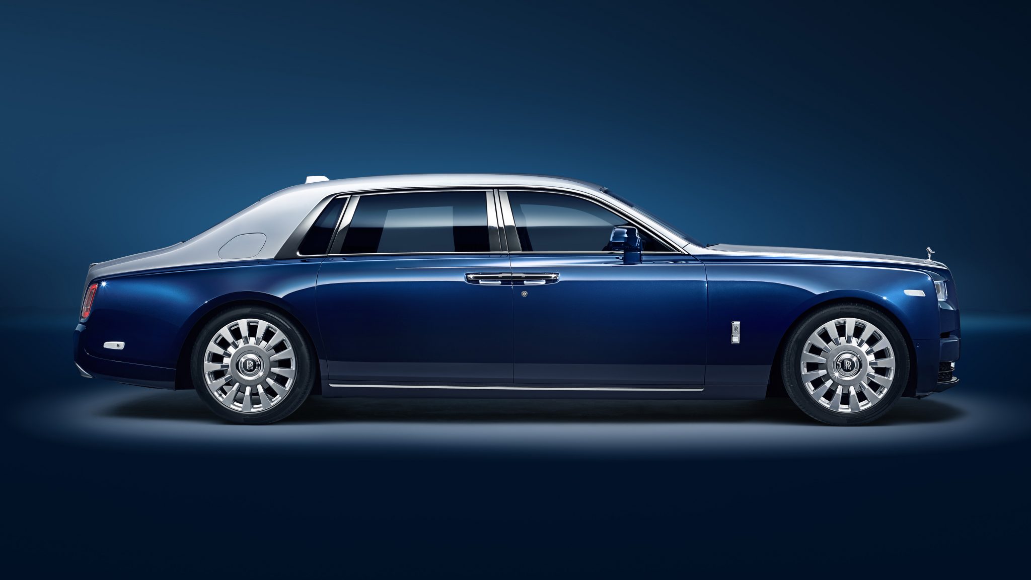 Rolls-Royce Phantom 8 EWB Privacy Suite