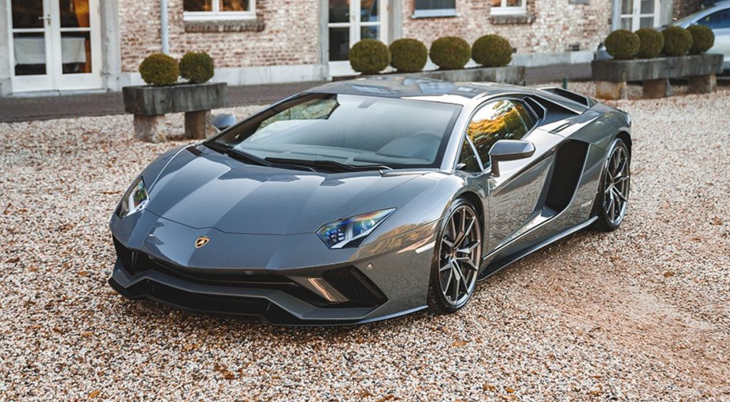 Lamborghini Aventador V12