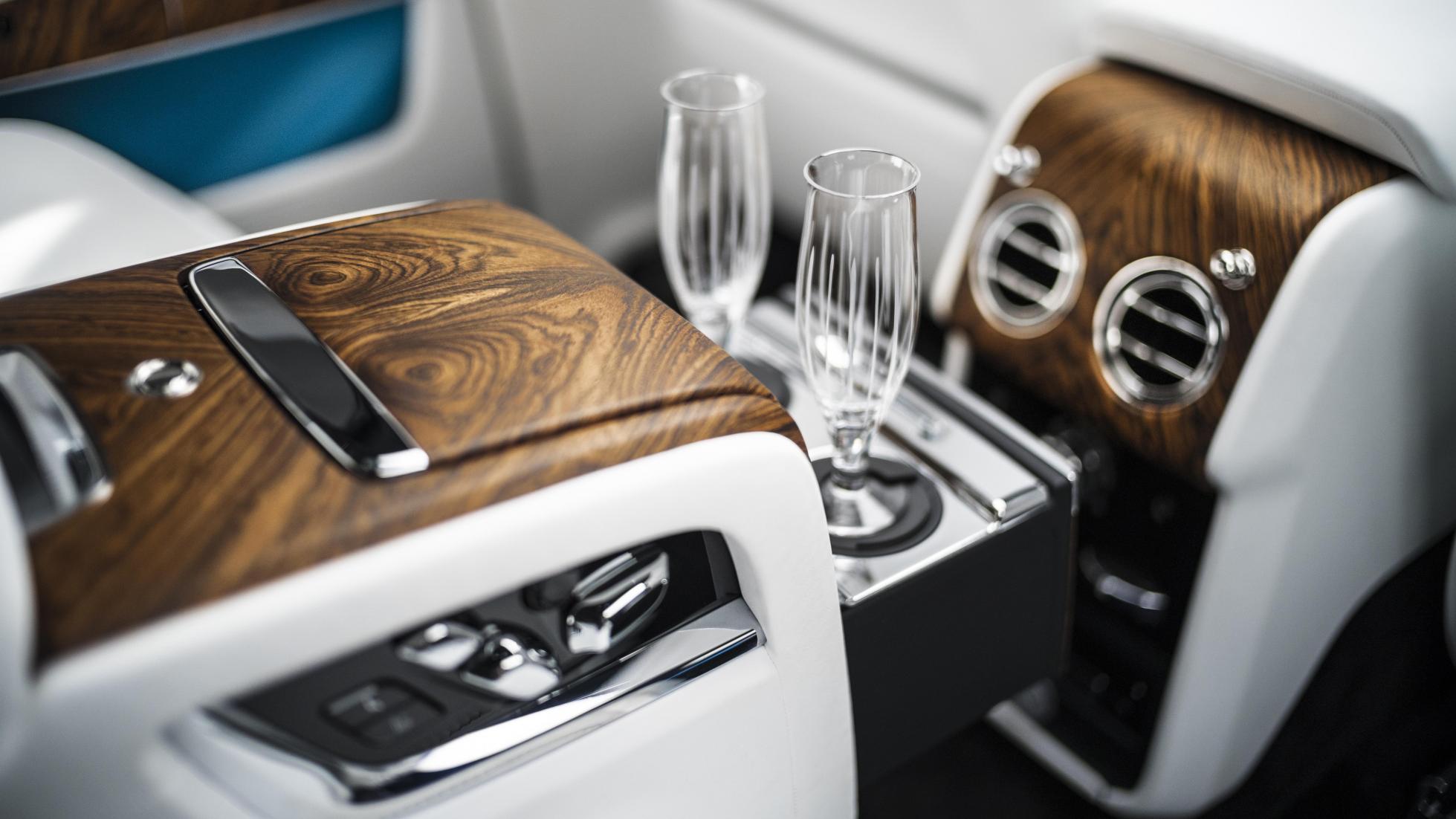 Rolls-Royce Cullinan interieur 1e rij-indruk