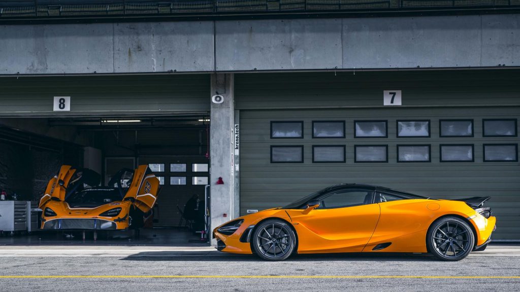 McLaren 720S Track Pack paddock pitstraat