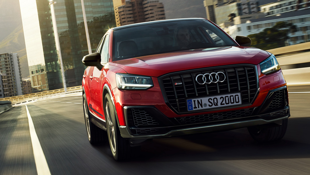 Audi SQ2 rood