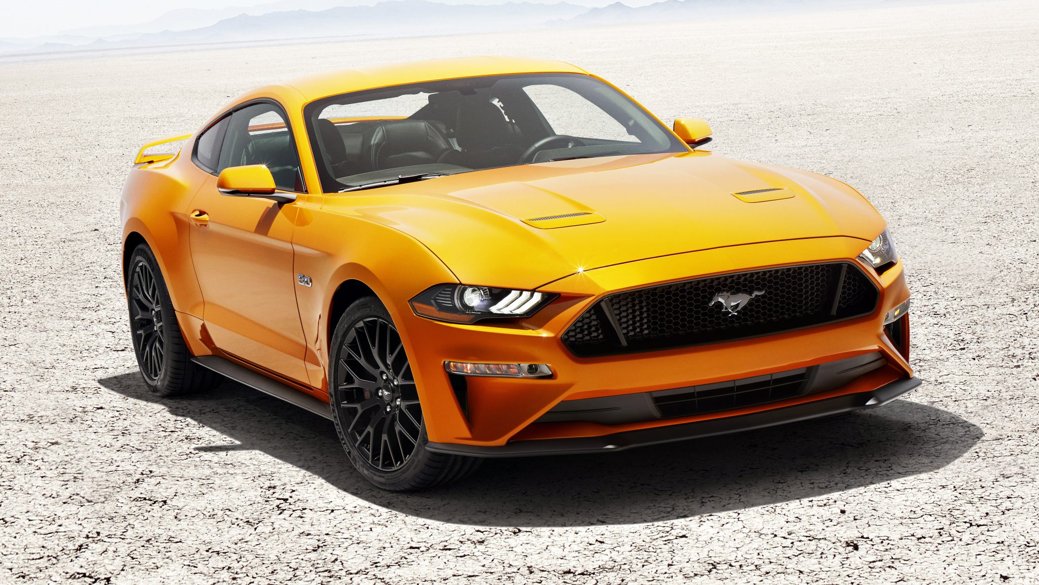 Ford Mustang GT V8 orange Fury