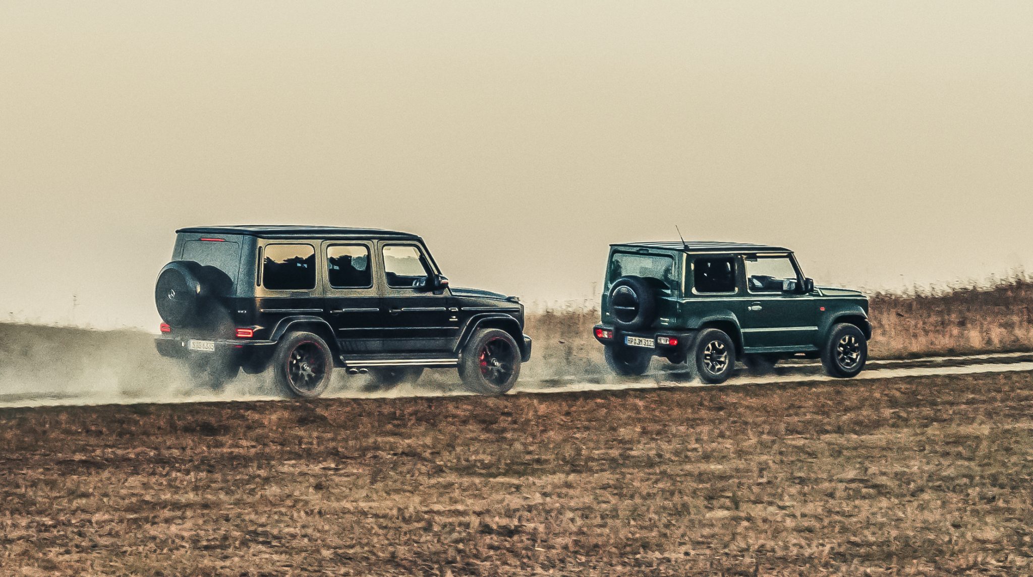 Mercedes-AMG G 63 vs Suzuki JImny
