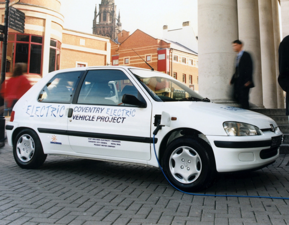 Peugeot 106 Electrique in Engeland