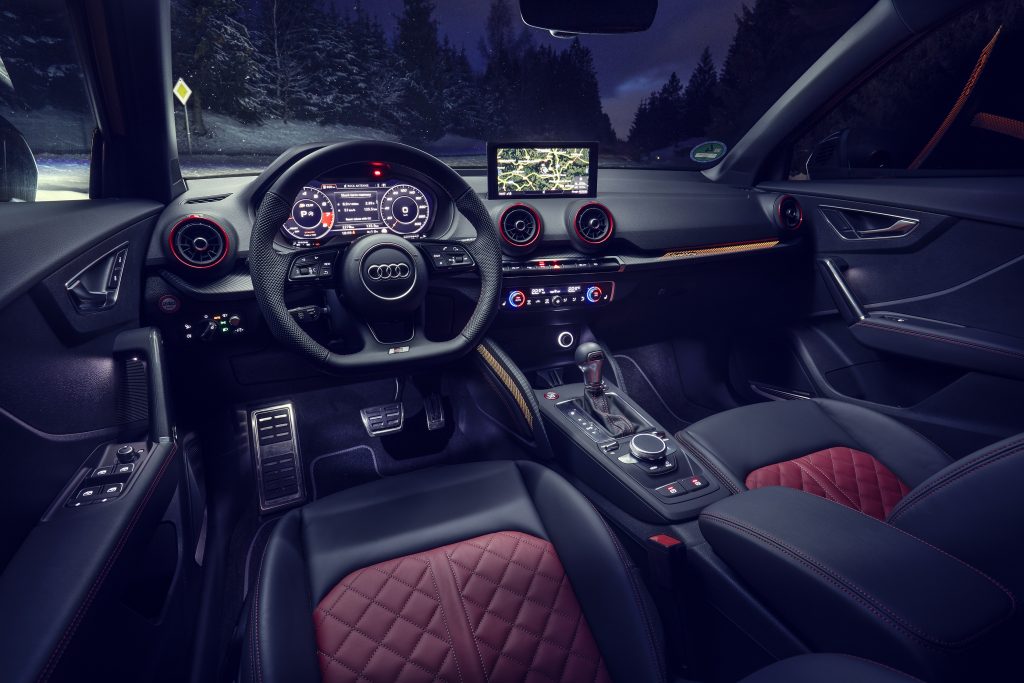 Audi SQ2 vs Mercedes-AMG A 35