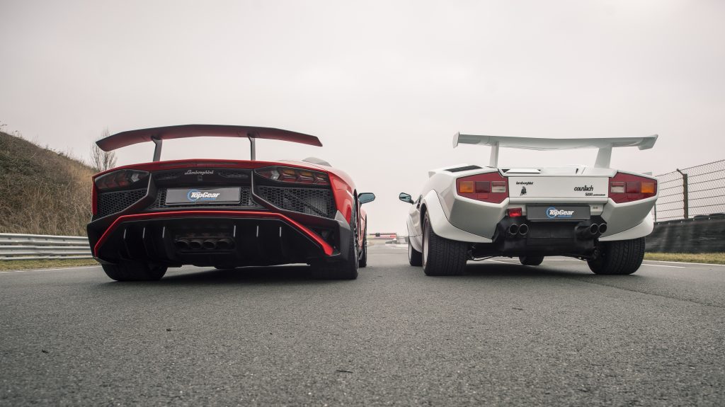 Lamborghini Aventador SV Roadster vs Lamborghini Countach 5000 QV