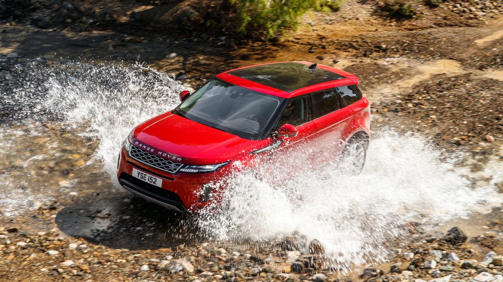 Range Rover Evoque S P250 water