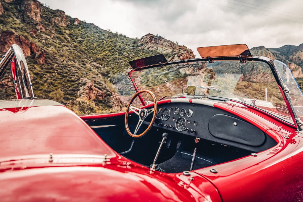 McLaren 720s Spider vs Superformance Cobra 427