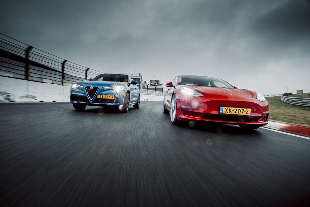 Alfa Romeo Stelvio Quadrifoglio vs Tesla Model 3