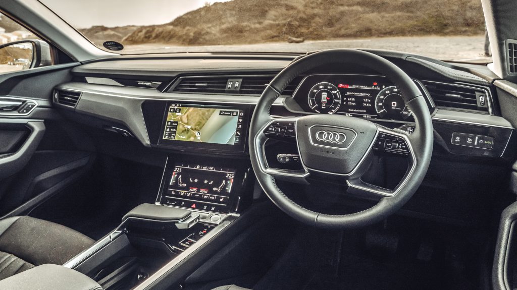 Audi e-tron 55 quattro interieur dashboard - Elektrische gezinsautos