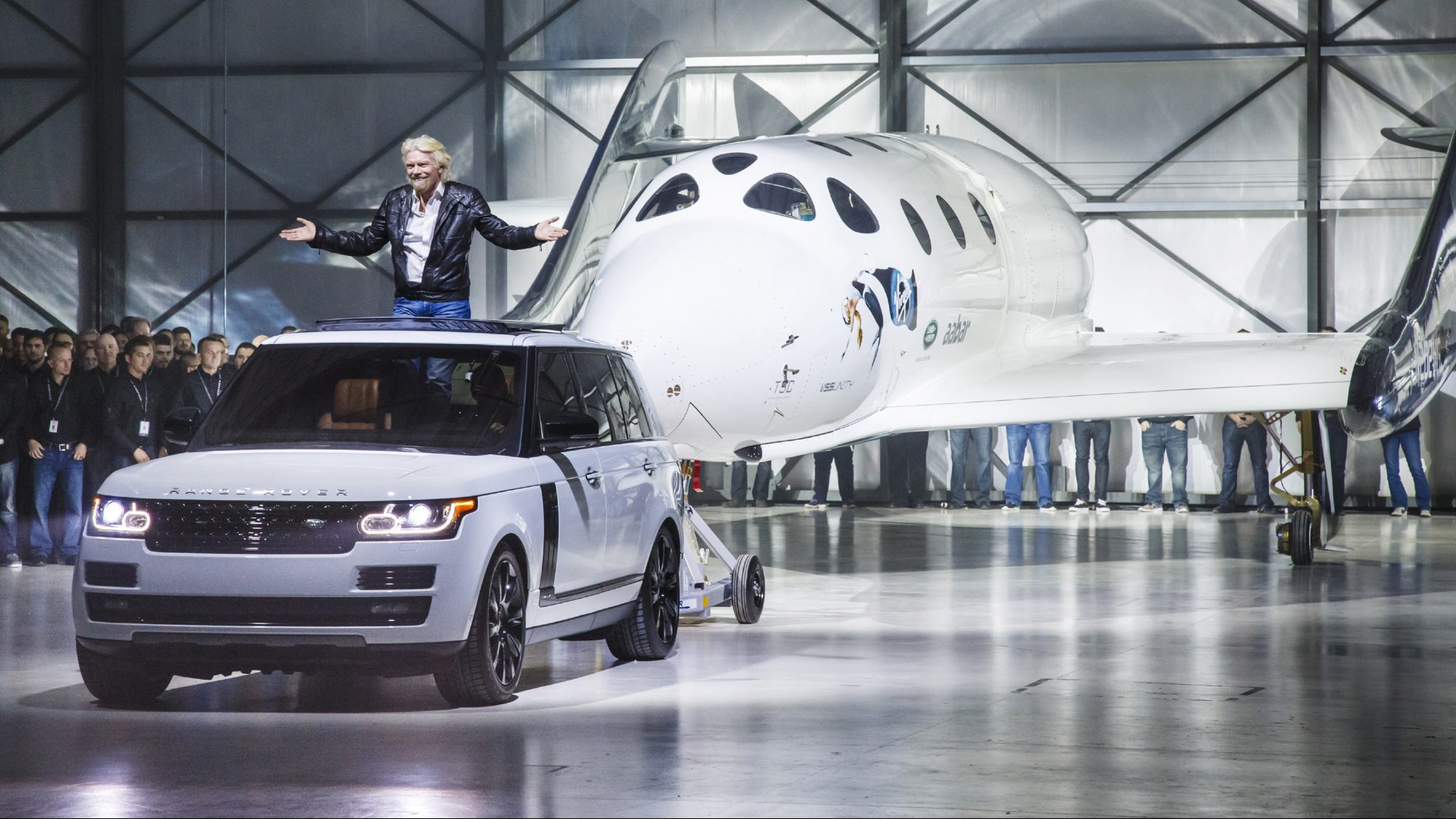 Richard Branson in de Range Rover Autobiography