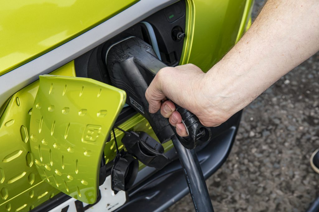 Hyundai Kona Electric Premium opladen