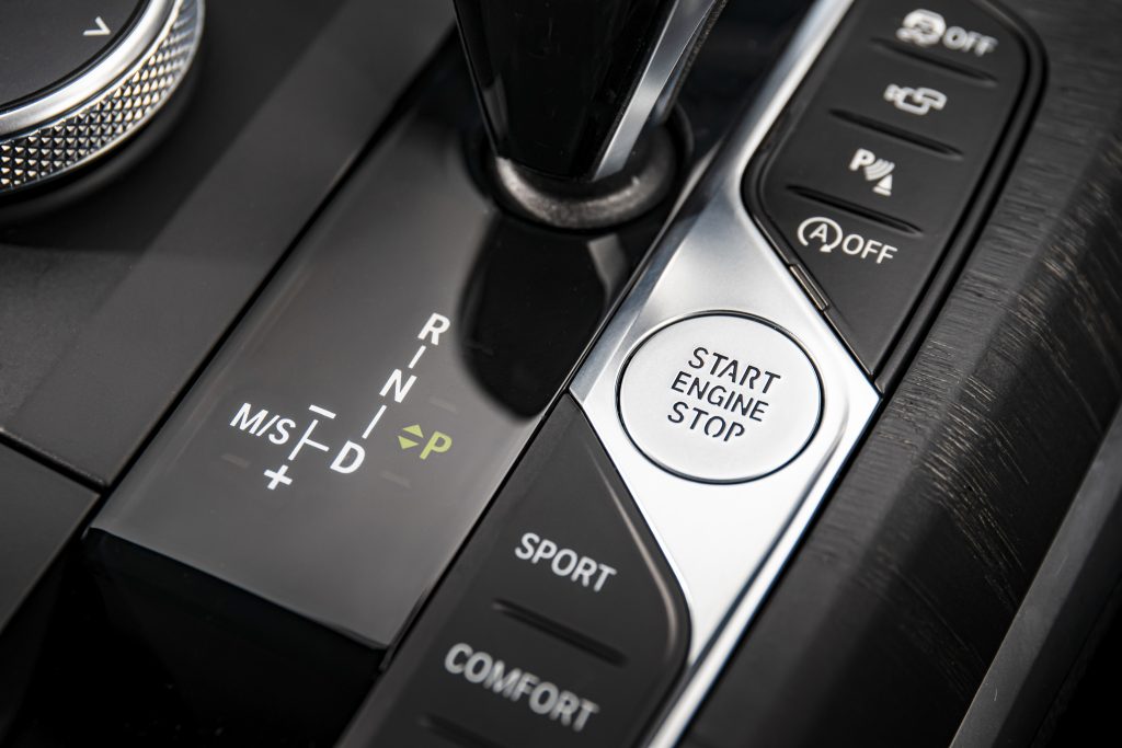 BMW 330i M Sport schakelpook