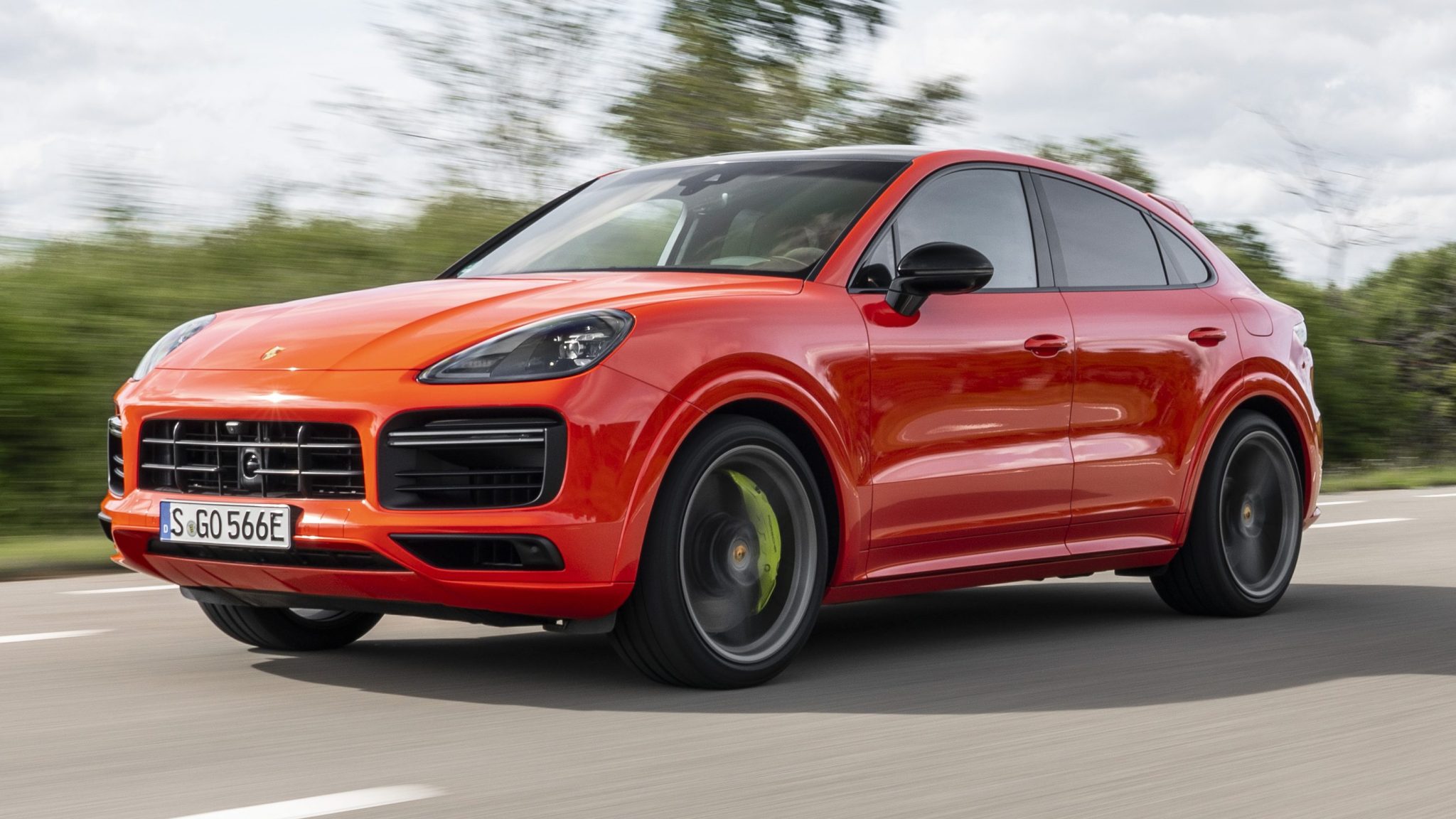 Porsche Cayenne Turbo S E-Hybrid Coupe Oranje
