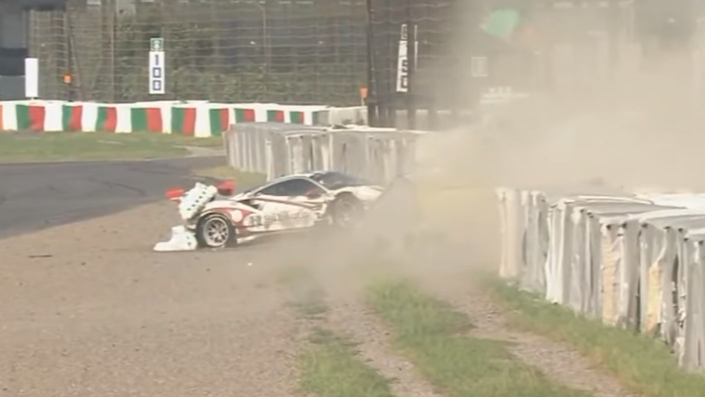 Ferrari 488 GT3 crasht hard