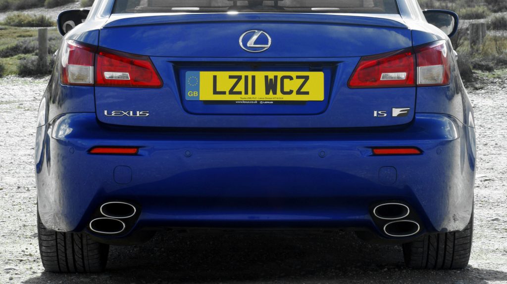 Lexus IS F achter